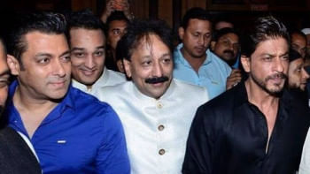 বলিউড তারকাদের সঙ্গে ঘনিষ্ঠ ছিলেন নিহত বাবা সিদ্দিক। ছবি: ফেসবুক থেকে সংগৃহীত