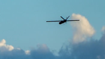 ইসরায়েল অভিমুখে হিজবুল্লাহর ড্রোন। ফাইল ছবি: রয়টার্স