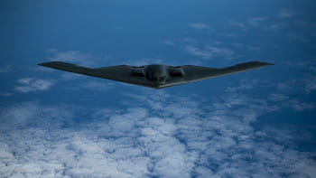 মার্কিন বিমানবাহিনীর সবচেয়ে আধুনিক বোমারু বিমান নরথ্রপ বি-২ স্টেলথ বম্বার। ফাইল ছবি: মার্কিন বিমানবাহিনীর ওয়েবসাইট থেকে সংগৃহীত