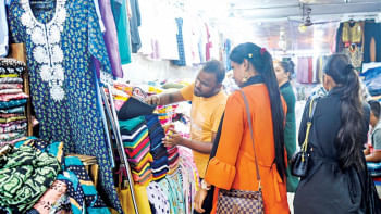 উত্তরার হিমালয় বঙ্গ বাজার 