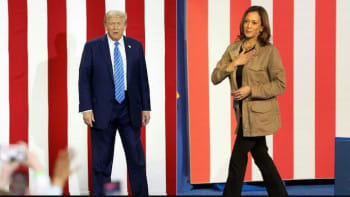 এবারের নির্বাচনে লড়ছেন কমলা হ্যারিস ও ডোনাল্ড ট্রাম্পের মতো শক্তিশালী দুই প্রার্থী। ছবি: এএফপি/কোলাজ