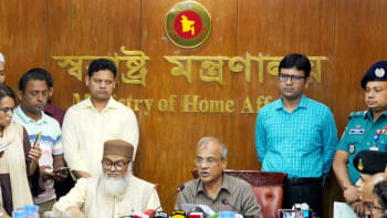 স্বরাষ্ট্র উপদেষ্টা মো. জাহাঙ্গীর আলম চৌধুরী ইজতেমার দিন ঘোষণা করছেন। ছবি: সংগৃহীত