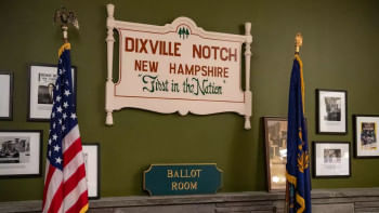 প্রথম ভোটকেন্দ্রে ট্রাম্প কমলা সমান ভোট