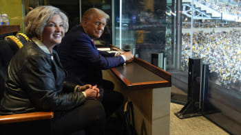 পেনসিলভেনিয়ায় নির্বাচনী প্রচারণায় ট্রাম্প ও সুসি। ফাইল ছবি: এএফপি