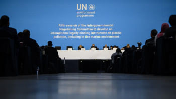 দক্ষিণ কোরিয়ায় প্লাস্টিক দূষণ কমানোর উদ্দেশে আয়োজিত জাতিসংঘের বিশেষ সম্মেলন। ছবি: এএফপি