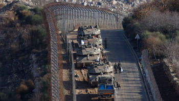 সিরিয়া সীমান্তে ইসরায়েলি ট্যাংক বহর