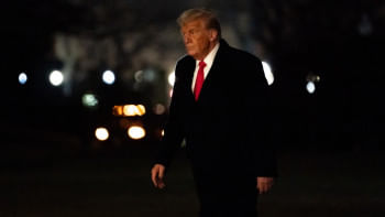 লুইজিয়ানা থেকে হোয়াইট হাউসে এলেন ট্রাম্প। ছবি: এএফপি