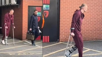 erling haaland walking using support