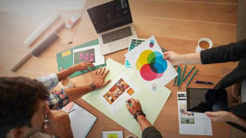 বিজ্ঞাপনী সংস্থায় চাকরি