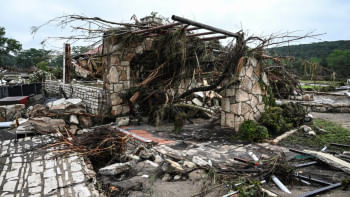 টেক্সাসের বন্যায় ক্ষতিগ্রস্ত একটি বাড়ি। ছবি: এএফপি