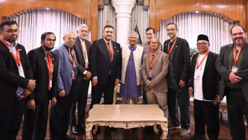 রোববার ঢাকায় রাষ্ট্রীয় অতিথি ভবন যমুনায় বিভিন্ন মুসলিম দেশের এনজিওদের একটি প্রতিনিধিদল প্রধান উপদেষ্টার সঙ্গে সাক্ষাৎ। ছবি : বাসস