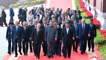 Mening xizmatkorimni sikdim