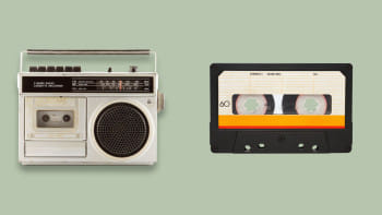 ক্যাসেটের গান, শৈশবের স্মৃতি, নস্টালজিয়া, ব্যাকস্ট্রিট বয়েজ, ব্রিটনি স্পিয়ারস, বয়জোন, পপ গান, ২০০০ সালের গান, ক্যাসেট প্লেয়ার, মিউজিক কালেকশন, স্কুলজীবনের স্মৃতি, কিশোর বয়সের বিনোদন, নিউমার্কেট থেকে ক্যাসেট, বাবার গান শোনা, রবীন্দ্রসংগীত, হেমন্ত মুখোপাধ্য