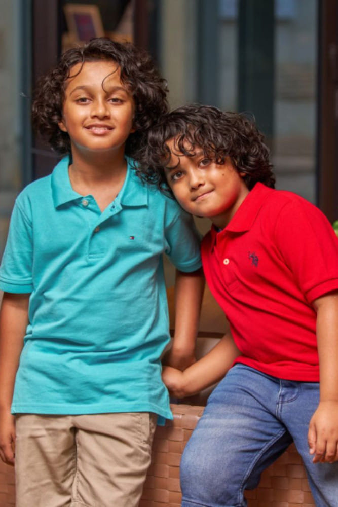 কোঁকড়া চুলই এখন ট্রেন্ড, যত্ন নেবেন যেভাবে