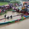 নিখোঁজদের উদ্ধারে অভিযান চালাচ্ছে বাংলাদেশ নৌবাহিনীর সদস্যরা নিখোঁজদের উদ্ধারে অভিযান চালাচ্ছে বাংলাদেশ নৌবাহিনীর সদস্যরা