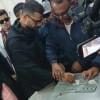 ভোট দিয়েছেন নড়াইল ২ আসনের আওয়ামী লীগ প্রার্থী মাশরাফি। ছবি: সংগৃহীত ভোট দিয়েছেন নড়াইল ২ আসনের আওয়ামী লীগ প্রার্থী মাশরাফি। ছবি: সংগৃহীত