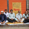 জলাবদ্ধতার কবল থেকে মুক্তি ও গ্যাসের চাপ বাড়ানোর দাবিতে রাজধানীর পূর্ব জুরাইনে অনশনে বসেছেন এলাকার কয়েকজন বাসিন্দা। তাদের সঙ্গে সংহতি জানিয়ে অনশনস্থলে ভিড় করেছেন আরও কয়েকজন।