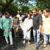 পশ্চিমবঙ্গে বন্যাকবলিত এলাকা পরিদর্শনে মুখ্যমন্ত্রী মমতা। ছবি: মমতার ভেরিফায়েড ফেসবুক পেজ থেকে সংগৃহীত