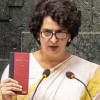 লোকসভায় শপথ নিচ্ছেন প্রিয়াঙ্কা গান্ধি। ছবি: স্টেটসম্যান