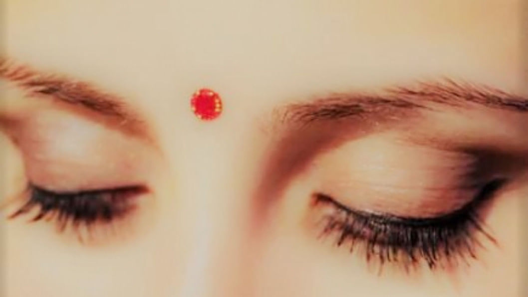 Sandra Bullok bilan soxta porno Er va uning dosti xotinining mushukiga kiradi