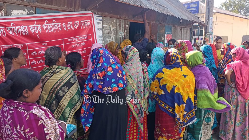 ‘ওএমএস চালু না হলে একবেলা না খেয়ে থাকতে হবে’ ওএমএস : দোকান চালু না হলে একবেলা না খেয়ে থাকতে হবে