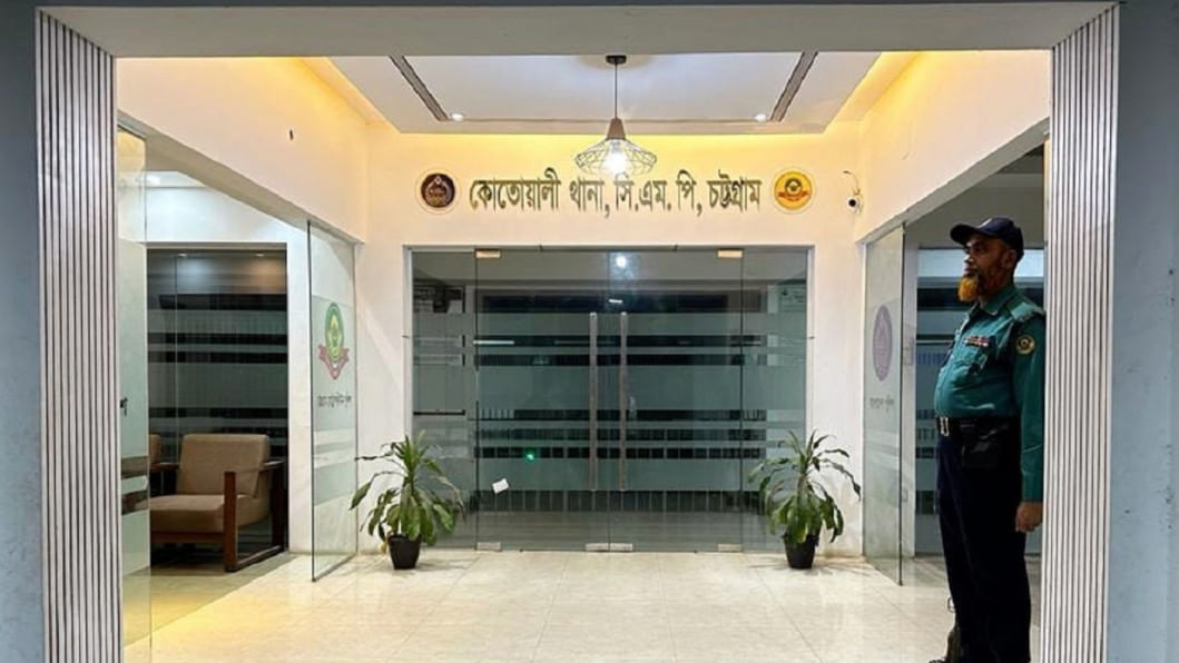 Lesbian bekasi va xizmatkor onlayn Katta yomon porno bilan model