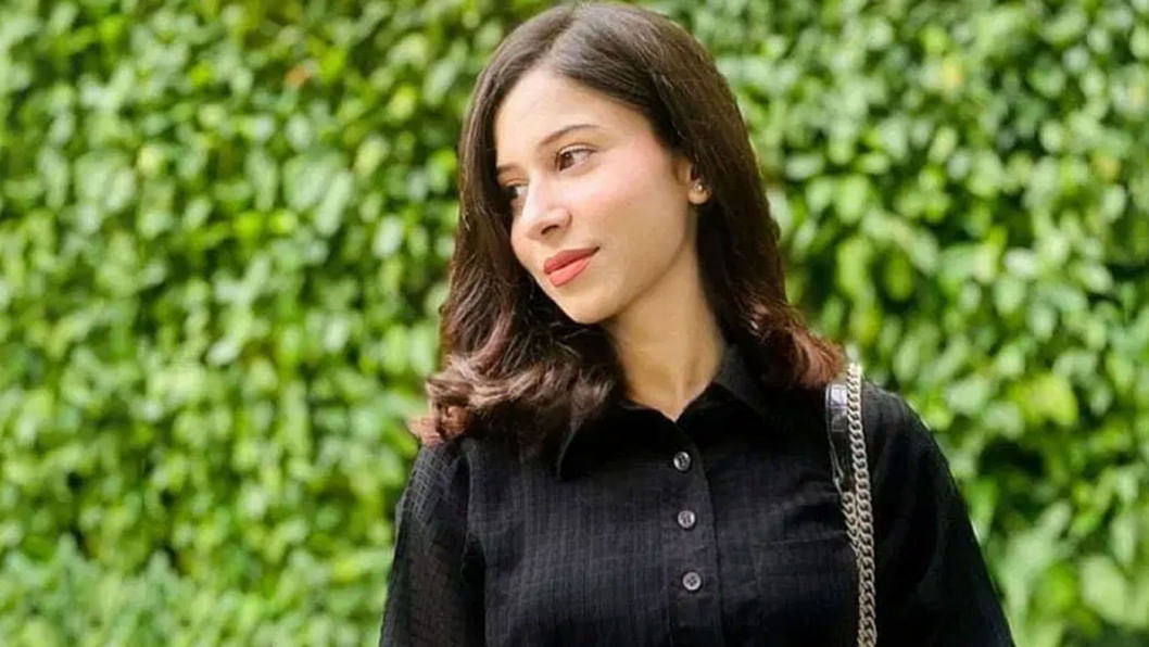 Ozlarini orgazmga olib keladigan qizlar