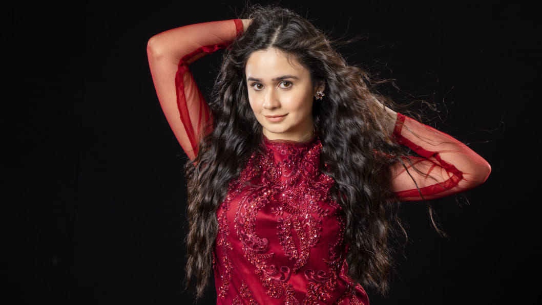 ‘ওটা ছিল শুধুই অভিনয়’ চুমুর দৃশ্য নিয়ে ঐশী