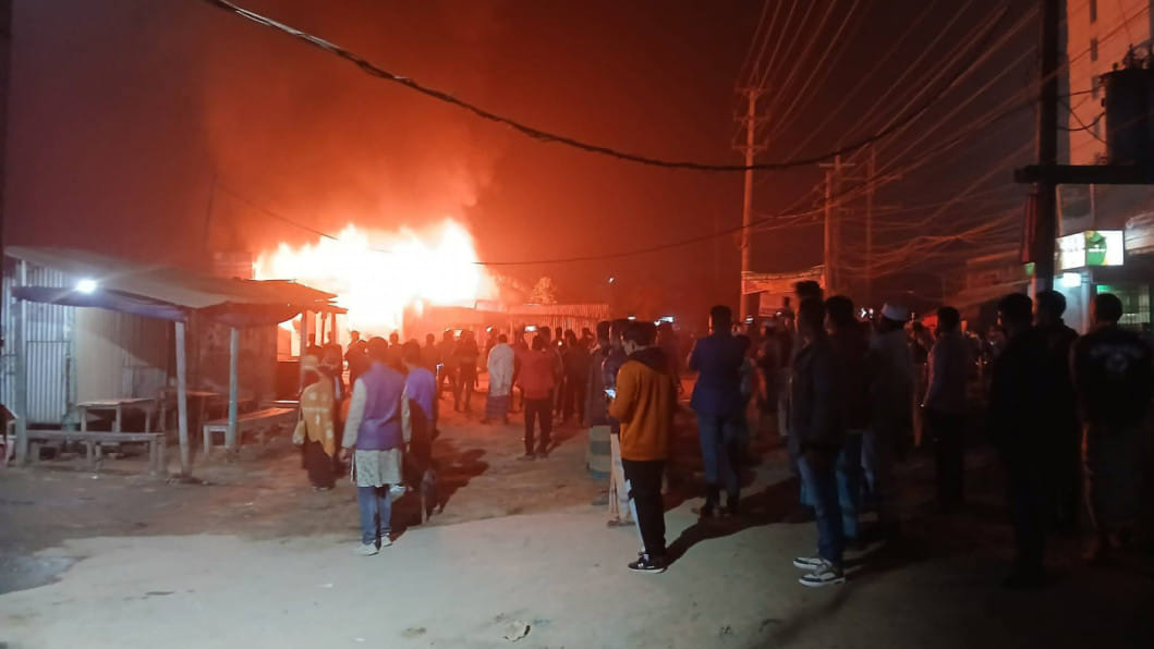 ময়মনসিংহে বিএনপি-স্বতন্ত্র প্রার্থীর সমর্থকদের সংঘর্ষ, ভাঙচুর-অগ্নিসংযোগ |  The Daily Star Bangla